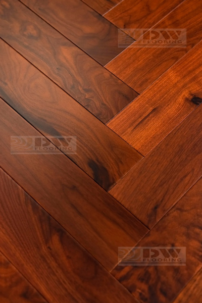 Инженерная доска Dw Flooring Ёлочка Орех Золотисто-коричневый 600x90x14 DW-305U