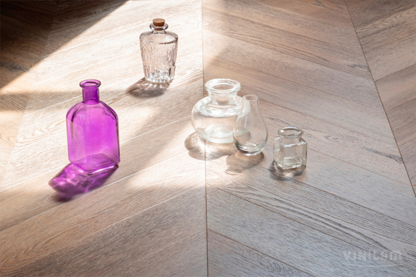 ПВХ плитка, кварц виниловый ламинат Vinilam Parquet Chevron Шампань RI153616CL4