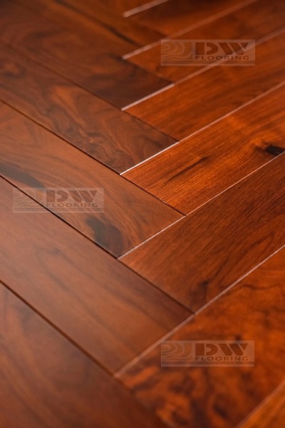 Инженерная доска Dw Flooring Ёлочка Орех Золотисто-коричневый 600x90x14 DW-305U